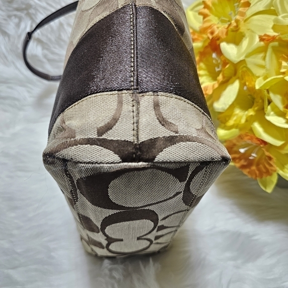 Coach Signature Tote brown/tan color - Picture 6 of 12
